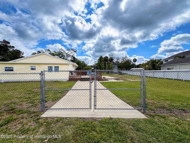 7272 Westwind St, House other with 2 bedrooms, 1 bathrooms and null parking in Weeki Wachee FL | Image 49