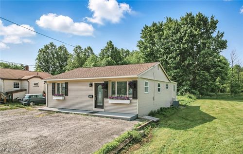 10861 Mahoning Ave, North Jackson, OH, 44451-8705 | Card Image