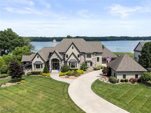 455 Via Avelino St, North Lima, OH, 44452-9604 | Card Image