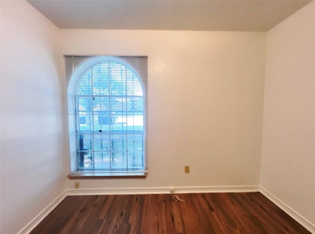 2765 Meadow Gate Ln, Home with 3 bedrooms, 2 bathrooms and null parking in Dallas TX | Image 8