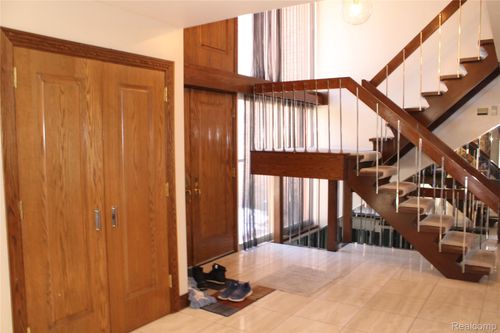 23800 Riverview Drive, Southfield, MI, 48034 | Card Image