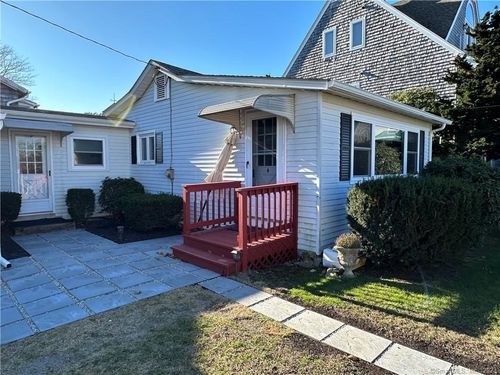 2 Reed Ave, Waterford, CT, 06385-3615 | Card Image