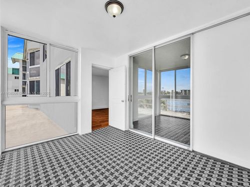 24-1170 Ne 191st St, Miami, FL, 33179-4092 | Card Image