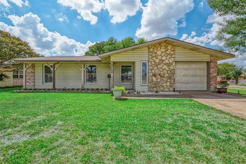 12133 Cromwell Dr, Dallas, TX, 75234-7813 | Card Image