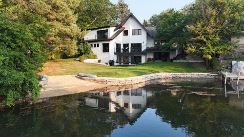 111 Murphy Lake Rd, Park Ridge, IL, 60068-2893 | Card Image