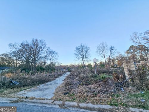 2611 Village Green Ln, Macon, GA, 31206-8219 | Card Image