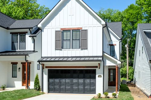 2828 Valley Rd, Nashville, TN, 37215-1220 | Card Image