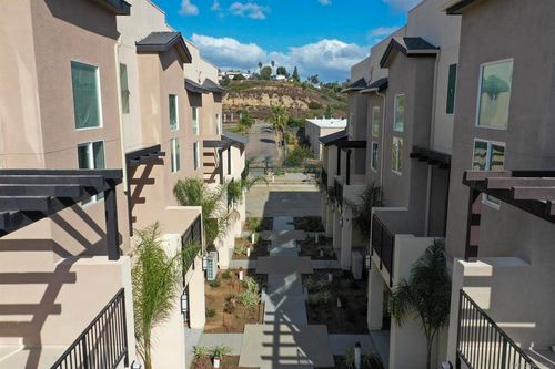 454 Creekside Cir, San Diego, CA, 92114-0018 | Card Image