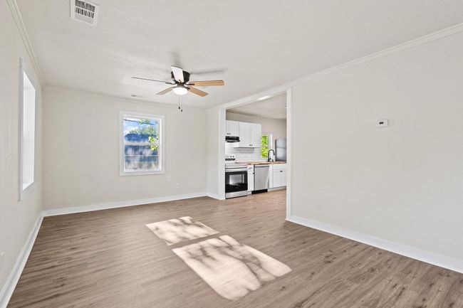 900 W Coffin St, House other with 3 bedrooms, 1 bathrooms and null parking in Denison TX | Image 5