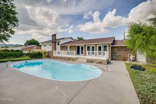 110 Lynnview Cir, Elizabethton, TN, 37643-6172 | Card Image