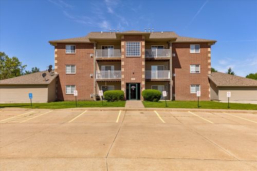 7-701 Se Dovetail Rd, Grimes, IA, 50111-4767 | Card Image