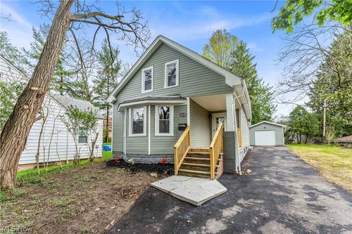 18155 Libby Rd, Maple Heights, OH, 44137-1513 | Card Image