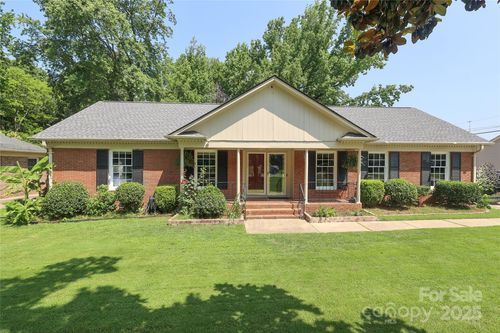 2443 Knickerbocker Dr, Charlotte, NC, 28212-6736 | Card Image