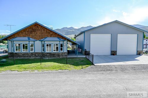 801 Forest Dr, Mackay, ID, 83251-7801 | Card Image