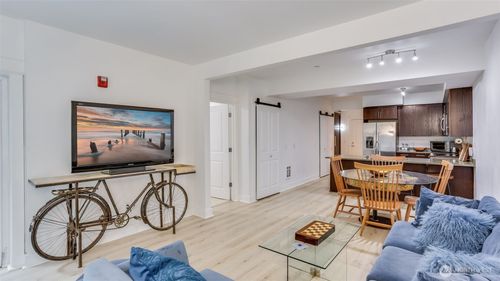 unit-306-699 John St, Seattle, WA, 98109-5058 | Card Image