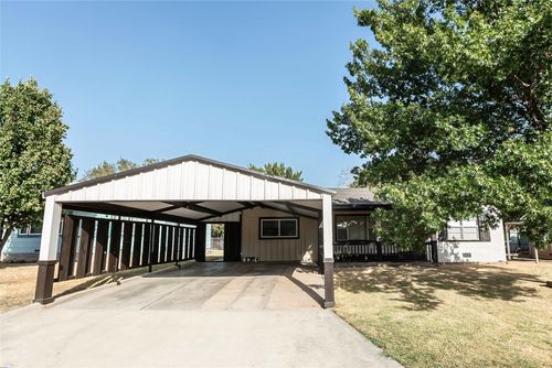 105 Benton Street, Nocona, TX, 76255 | Card Image
