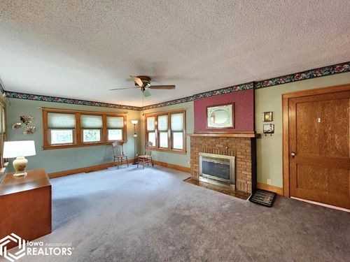 312 15th St Se, Mason City, IA, 50401-5928 | Card Image
