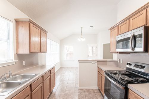 10 Green Glade Ct, Wimberley, TX, 78676-5027 | Card Image