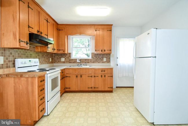 327 W 9 Th St, Townhouse with 3 bedrooms, 2 bathrooms and null parking in FRONT ROYAL VA | Image 4