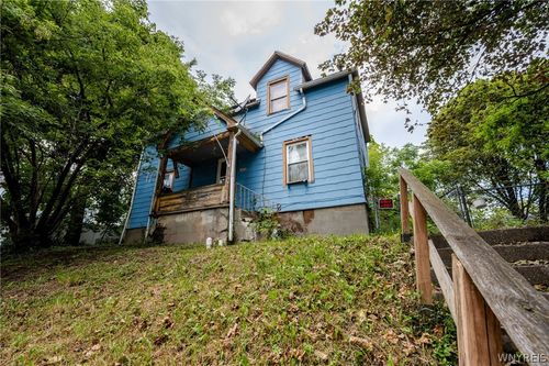 1218 College Ave, Niagara Falls, NY, 14305-1612 | Card Image