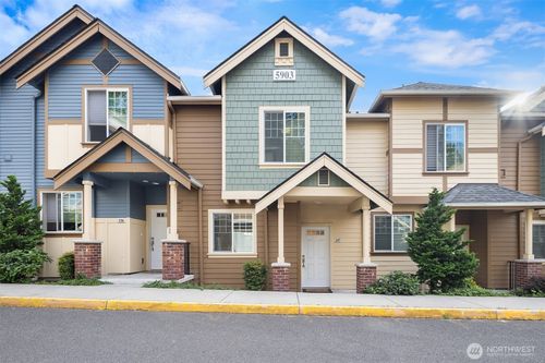 7-107-5903 185th Ct Ne, Redmond, WA, 98052-5998 | Card Image