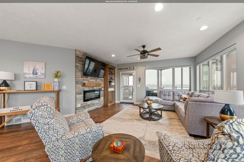 570 Linden Dr, Arnolds Park, IA, 51331-4400 | Card Image