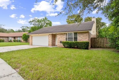 7706 Cranberry Lane S, House other with 3 bedrooms, 2 bathrooms and null parking in Jacksonville FL | Image 2