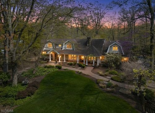 8 White Pine Rd, Upper Saddle River, NJ, 07458-2222 | Card Image