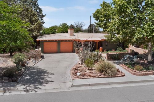 715 Parkland Cir Se, Albuquerque, NM, 87108-3318 | Card Image