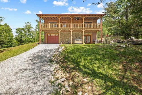 2021 Milky Way Rd, Jamestown, TN, 38556-1529 | Card Image