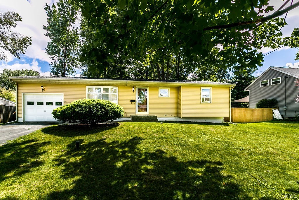 12 Finch, Sold in Clay Zoocasa