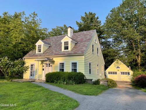 1540 Baker Ave, Niskayuna, NY, 12309-5104 | Card Image
