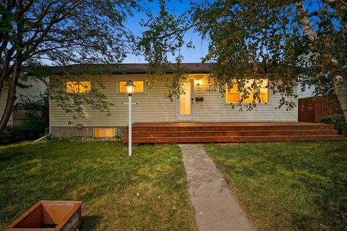 7935 Huntwick Hill Ne, Calgary, AB, T2K4G9 | Card Image