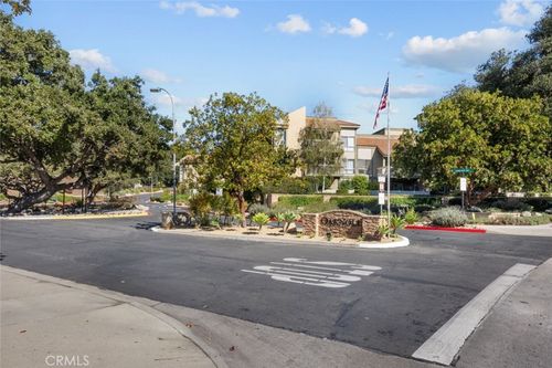 201-751 Birchpark Cir, Thousand Oaks, CA, 91360-3878 | Card Image