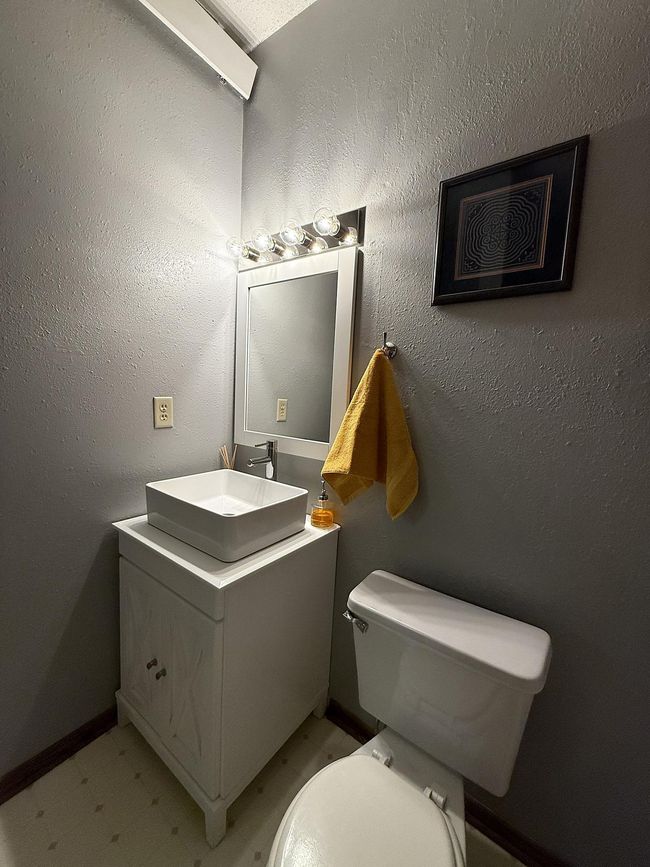 Main Floor Bathroom | Image 25