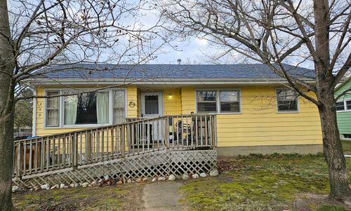 209 S Marshall St, New Buffalo, MI, 49117-1305 | Card Image