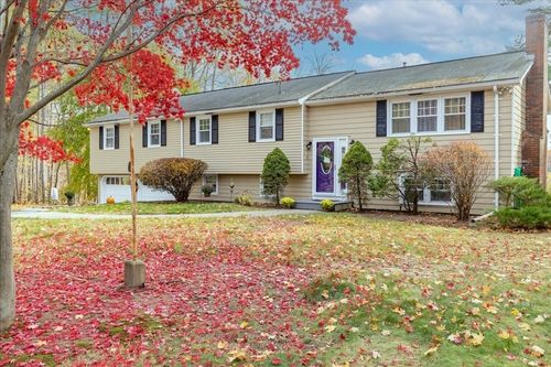 11 Spring St, Danvers, MA, 01923-1529 | Card Image