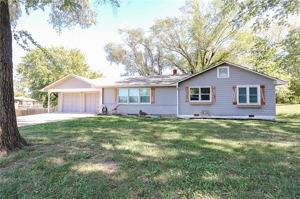 Austin St, Oak Grove, MO 64075