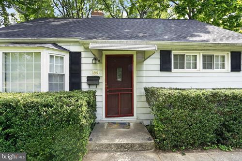 3207 Dashiell Rd, FALLS CHURCH, VA, 22042-4217 | Card Image