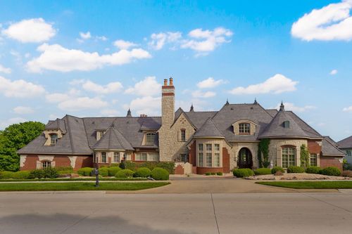 3865 E Eaglescliffe Dr, Springfield, MO, 65809-4626 | Card Image