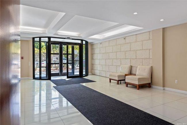 View of common area | Image 15