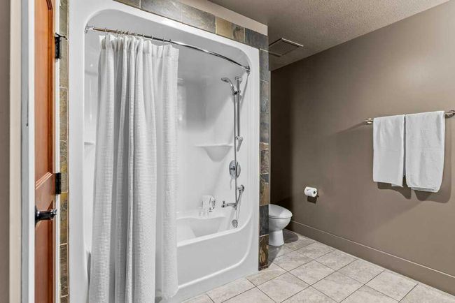 121 - 187 Kananaskis Way, Condo with 2 bedrooms, 2 bathrooms and 1 parking in Canmore AB | Image 25