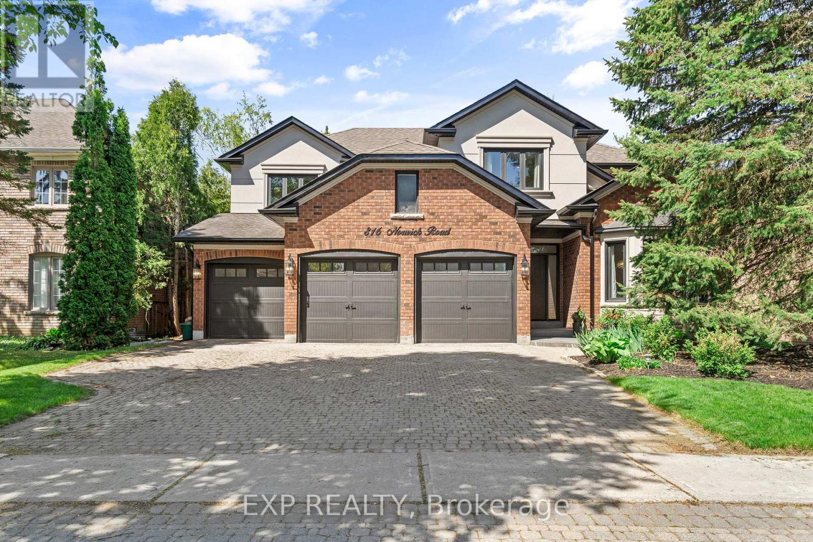 Residential in Newmarket (Stonehaven-Wyndham)