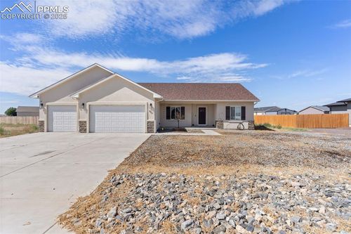 822 E Cabaret Dr, Pueblo, CO, 81007-6635 | Card Image