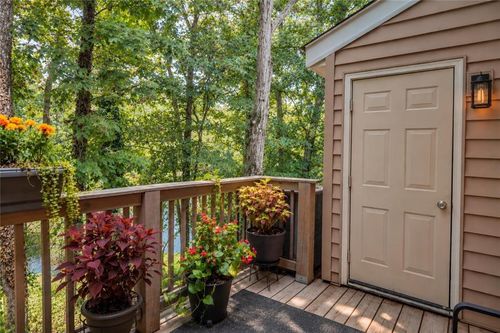 305 Quail Run, Roswell, GA, 30076-3122 | Card Image