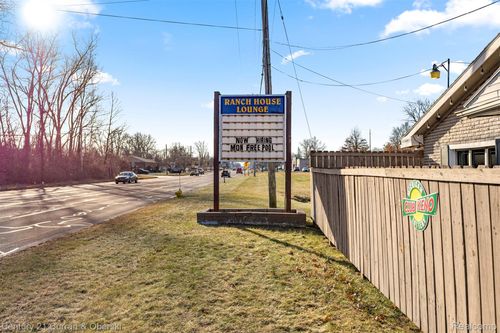 7511 Lewis Ave, Temperance, MI, 48182-9539 | Card Image