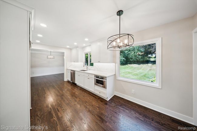 12-2200-Brenthaven-Dr-Bloomfield-Hills-MI-48304-WindowStill-25.jpg | Image 9