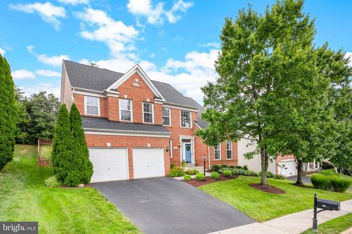 812 Larch Valley Ct Ne, LEESBURG, VA, 20176-3660 | Card Image