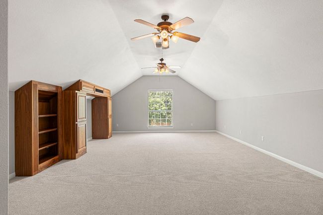 large game room | Image 28