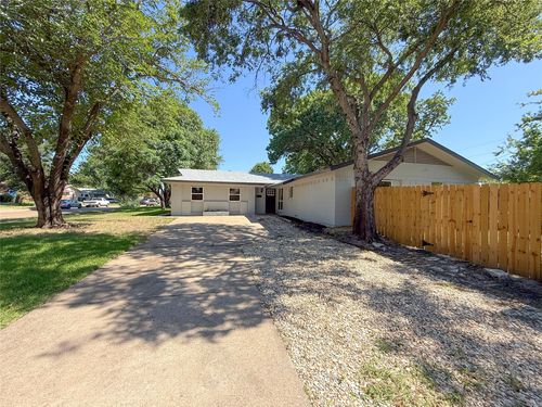 1018 Ridge Way, Garland, TX, 75042-5514 | Card Image